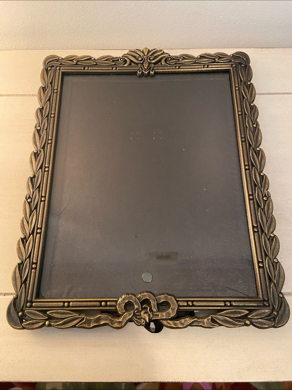 Vintage Ornate Gold Laurel Leaf Brass Tone Photo Picture Frame 8”X10” Classic